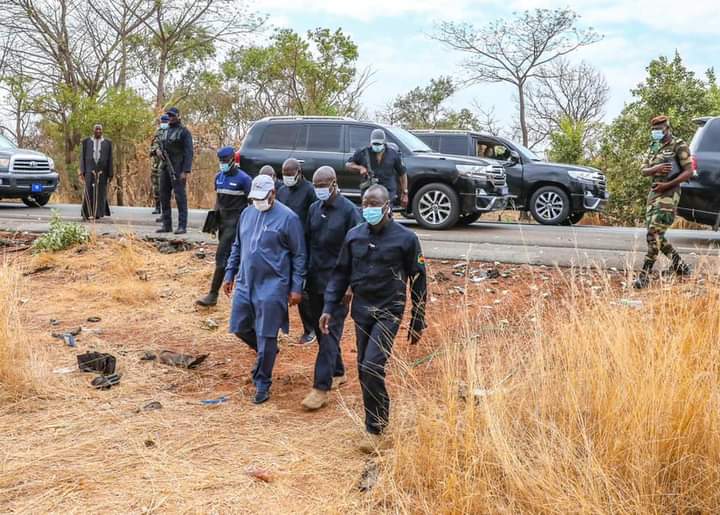 Macky Sall sur les lieux du Décès par accident de 3 journalistes de Leral